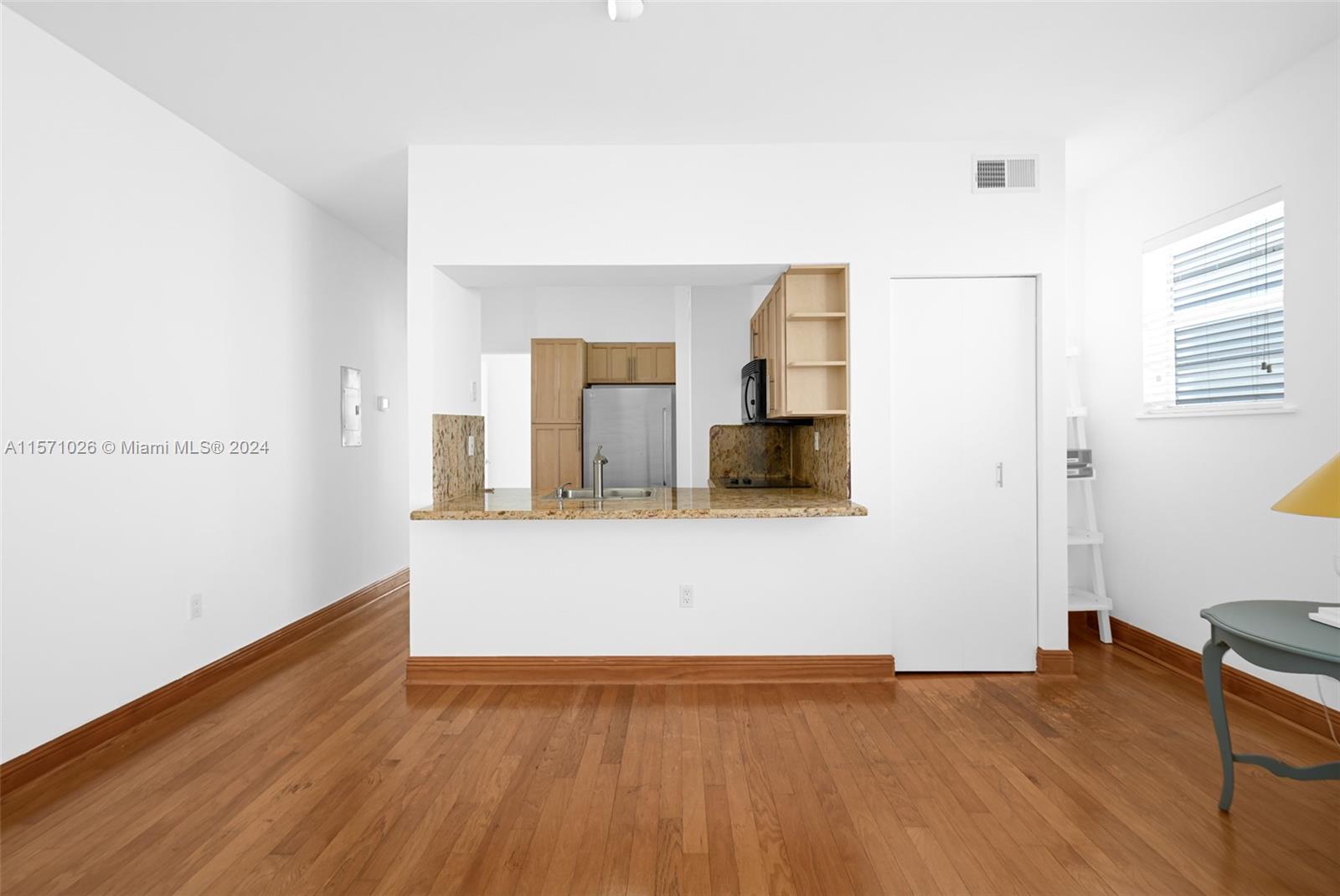 1200 Euclid Ave # 204