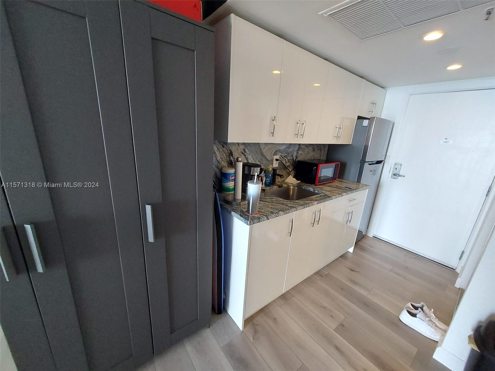 19201 Collins Ave # 847