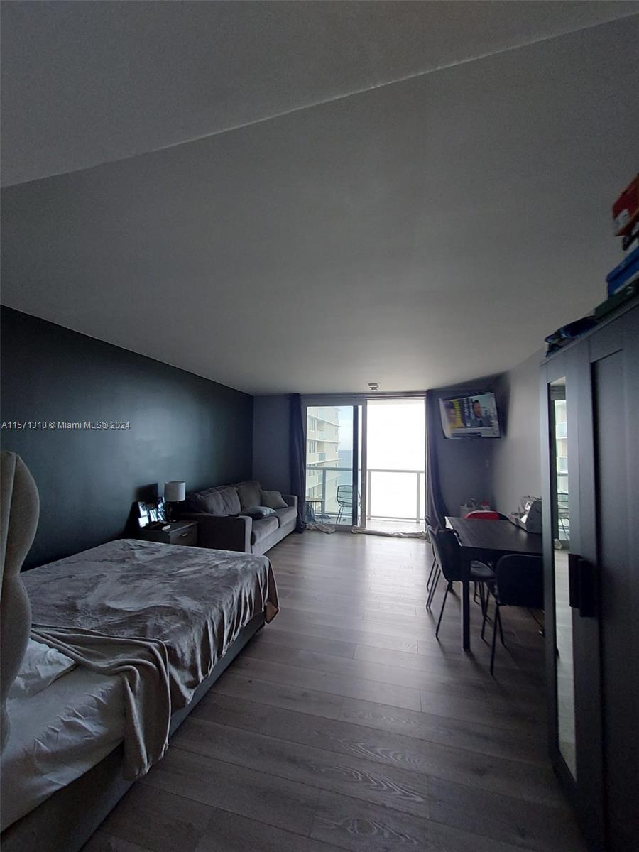 19201 Collins Ave # 847