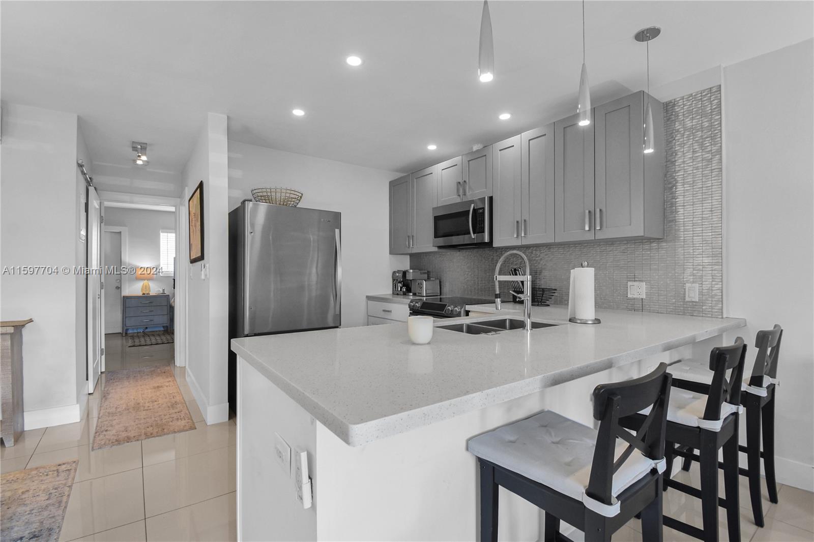 2701 Middle River Dr # 3