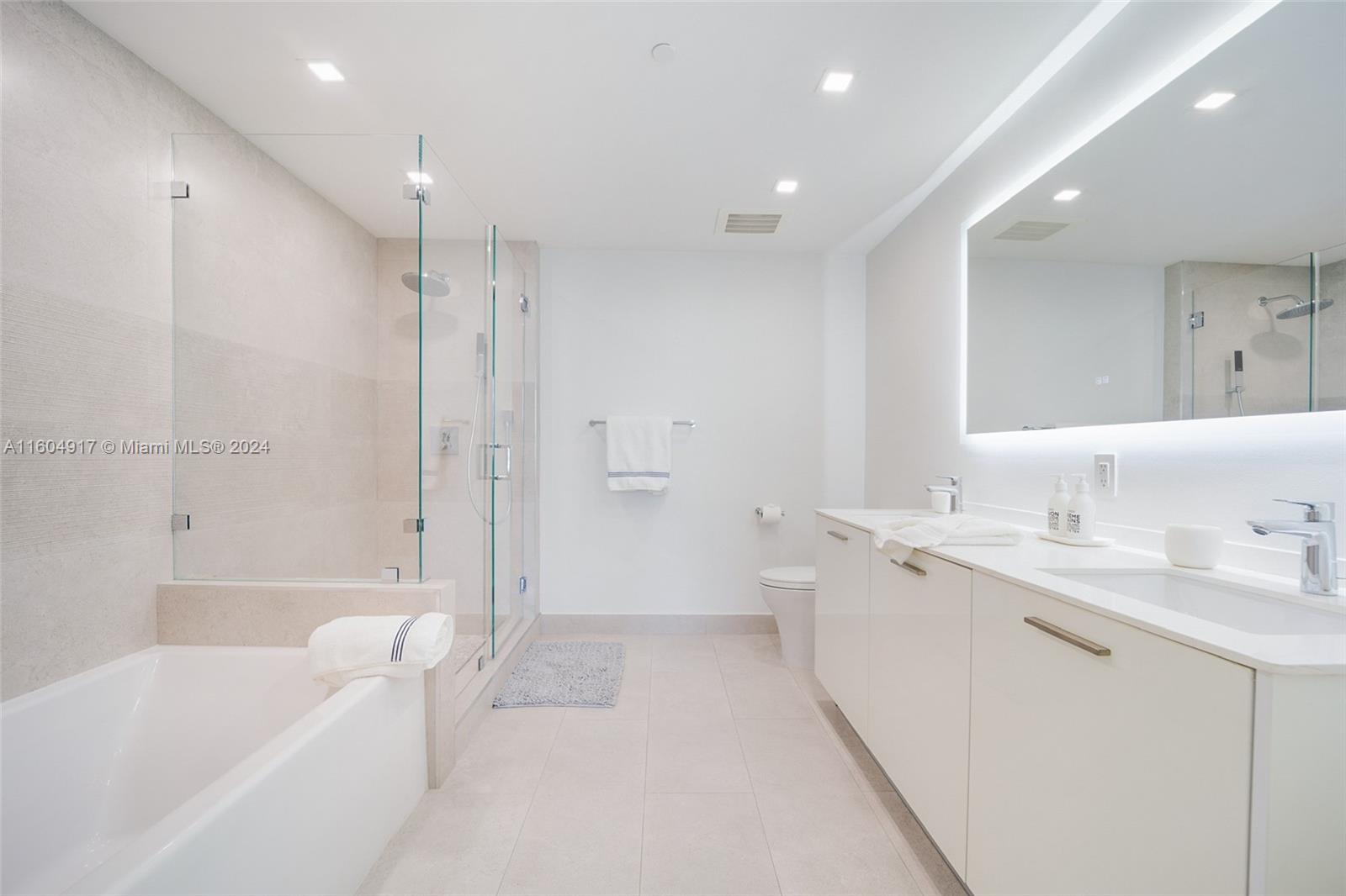 1300 Brickell Bay Dr # 3004