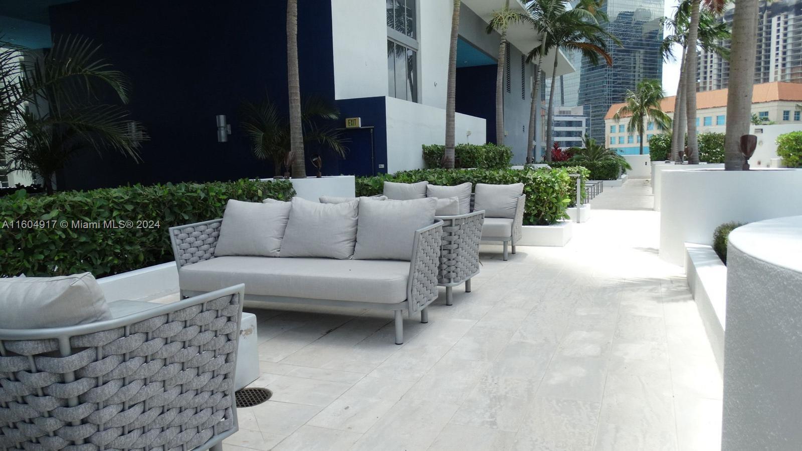1300 Brickell Bay Dr # 3004