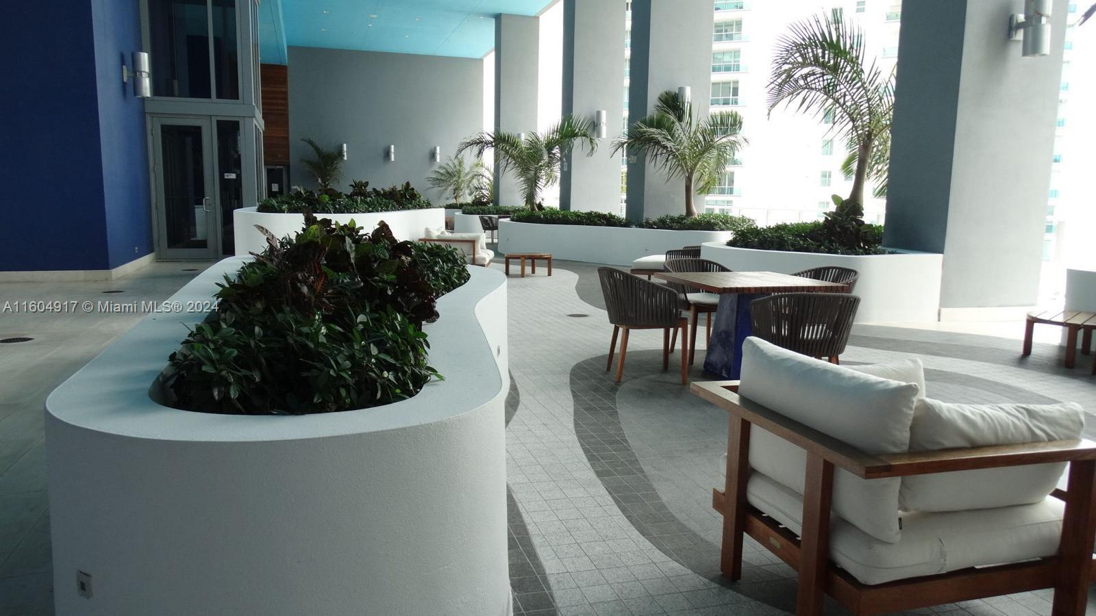 1300 Brickell Bay Dr # 3004