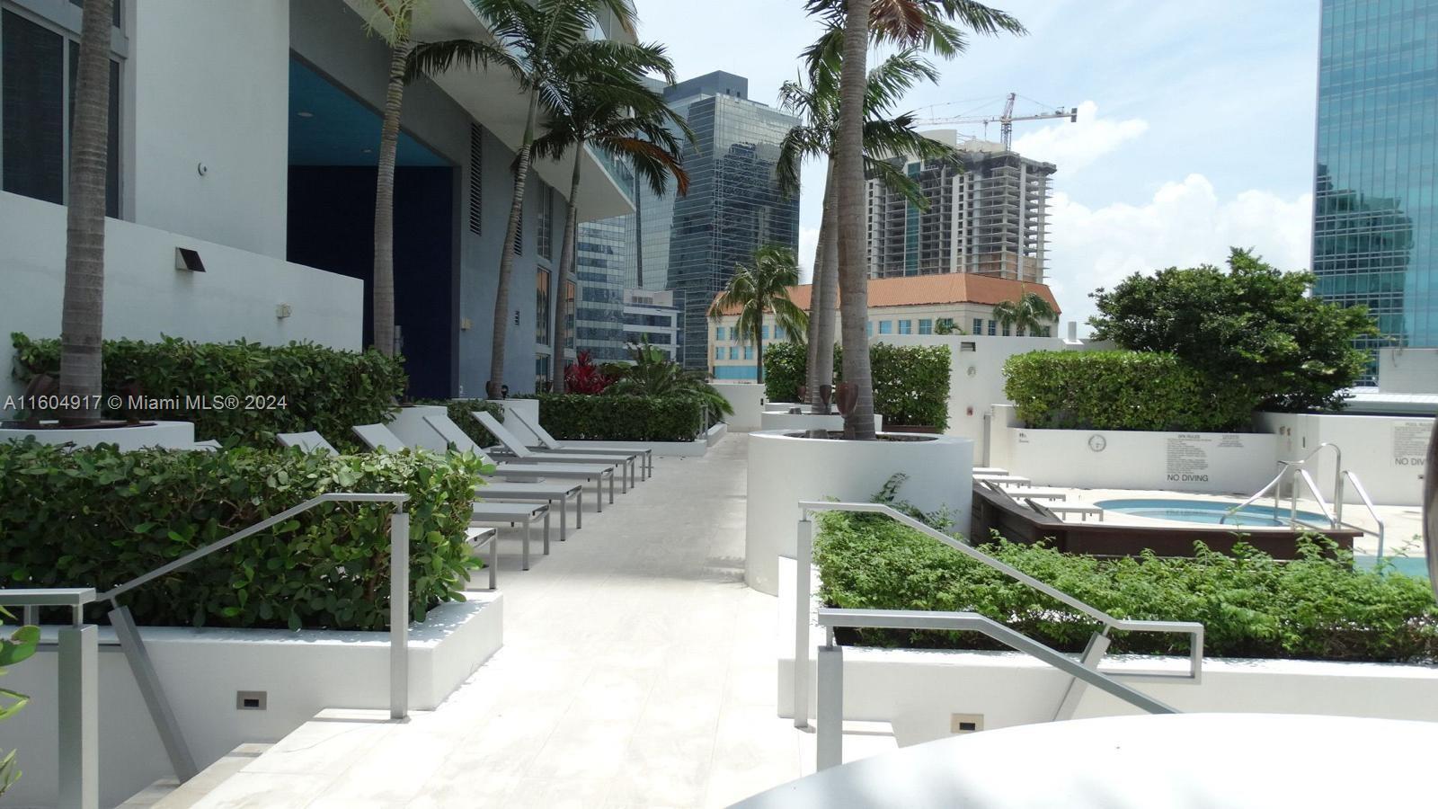 1300 Brickell Bay Dr # 3004