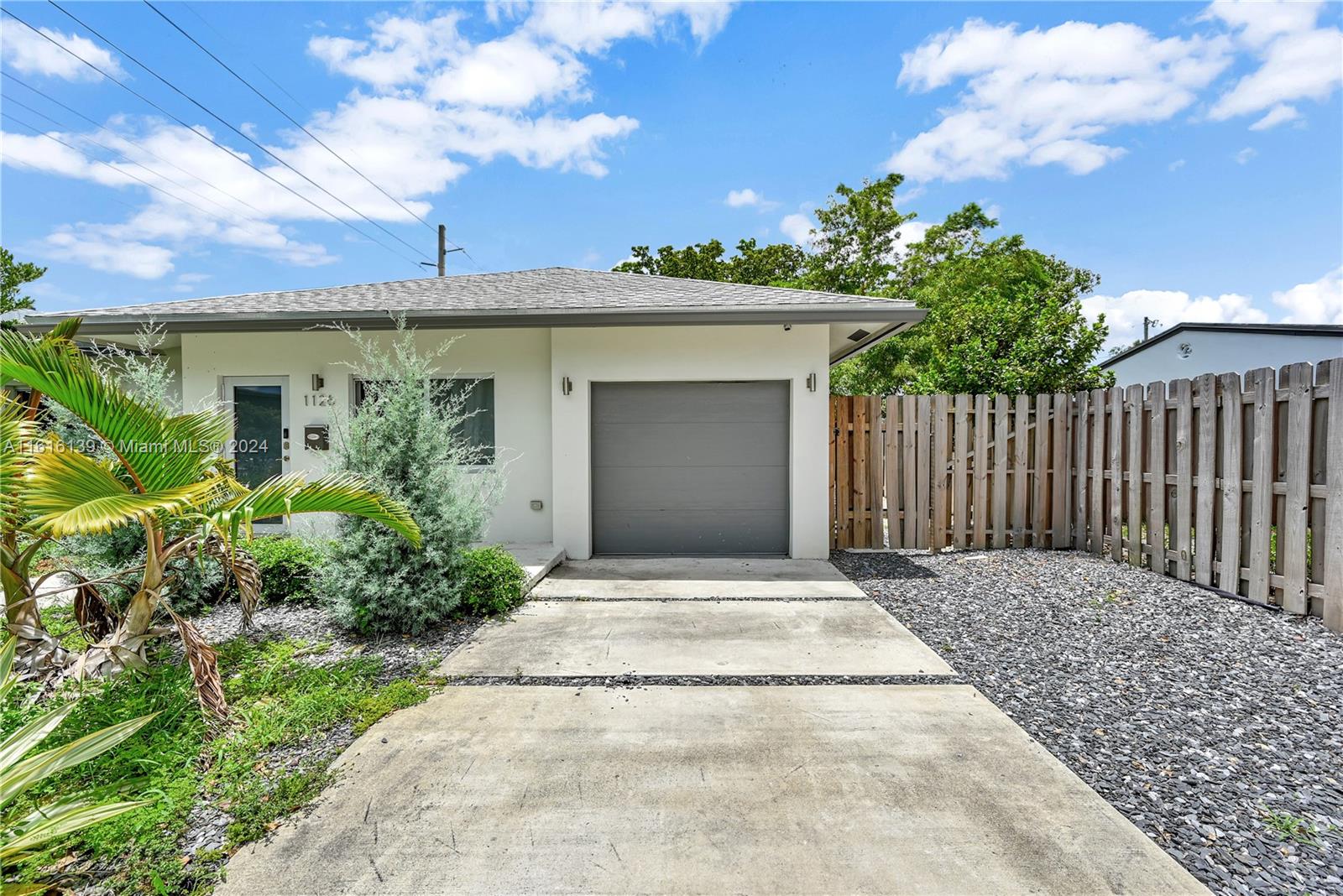 1126 NE 16th Ct