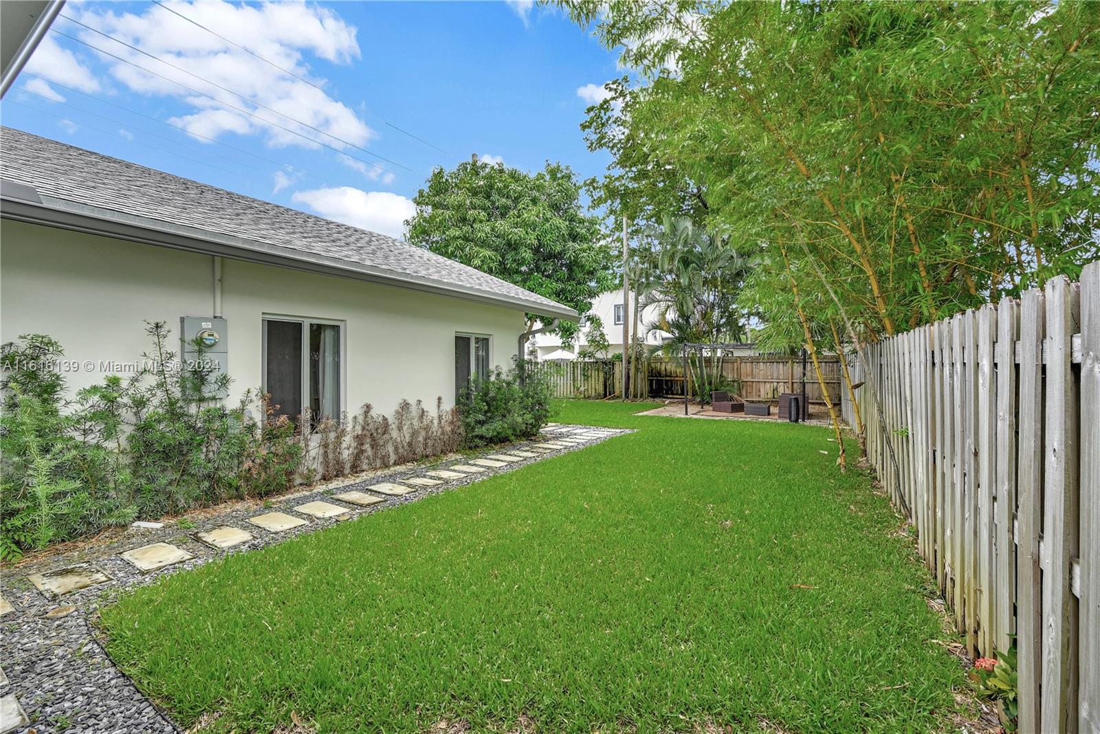 1126 NE 16th Ct