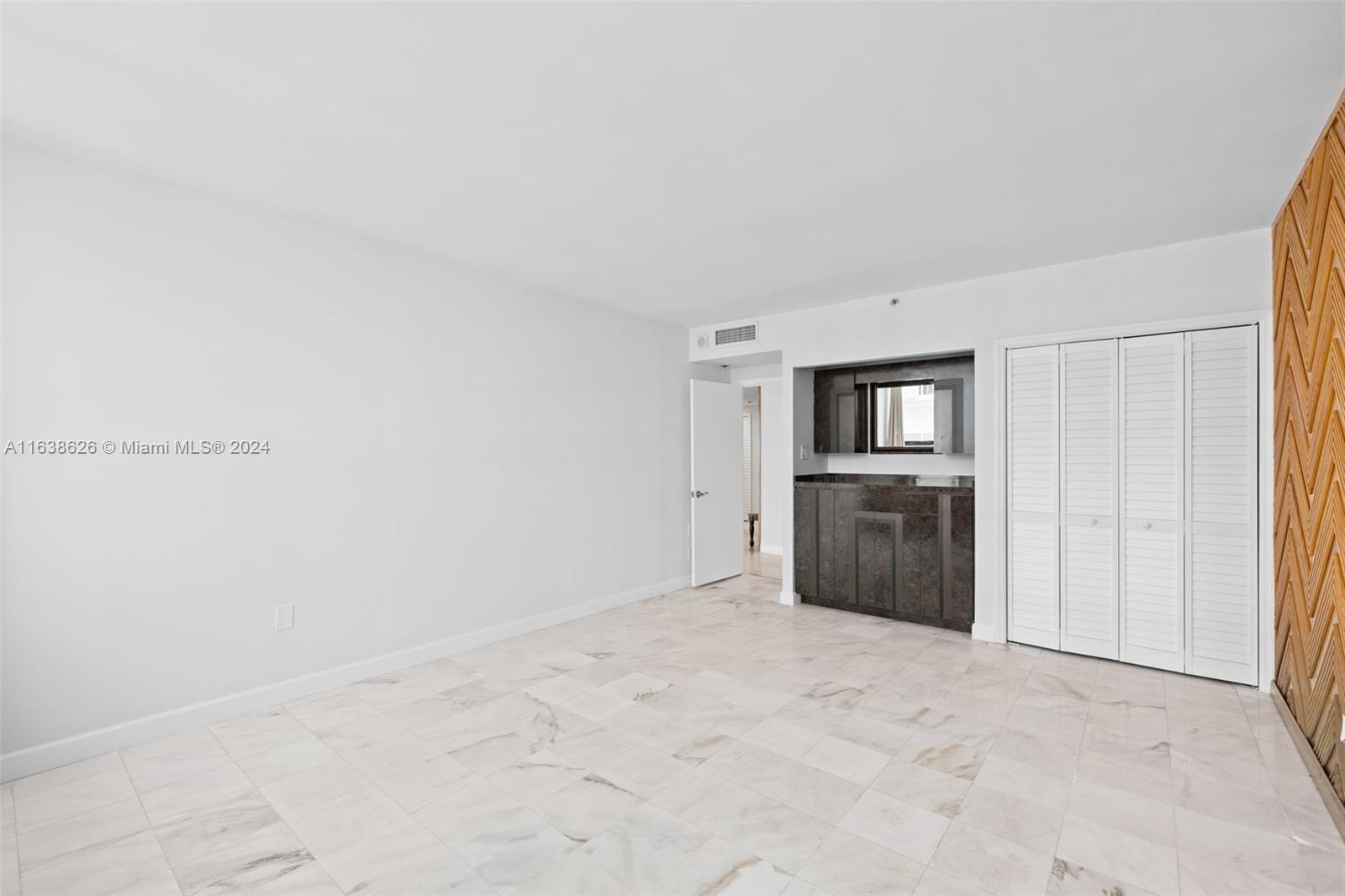 10205 Collins Ave # 1406