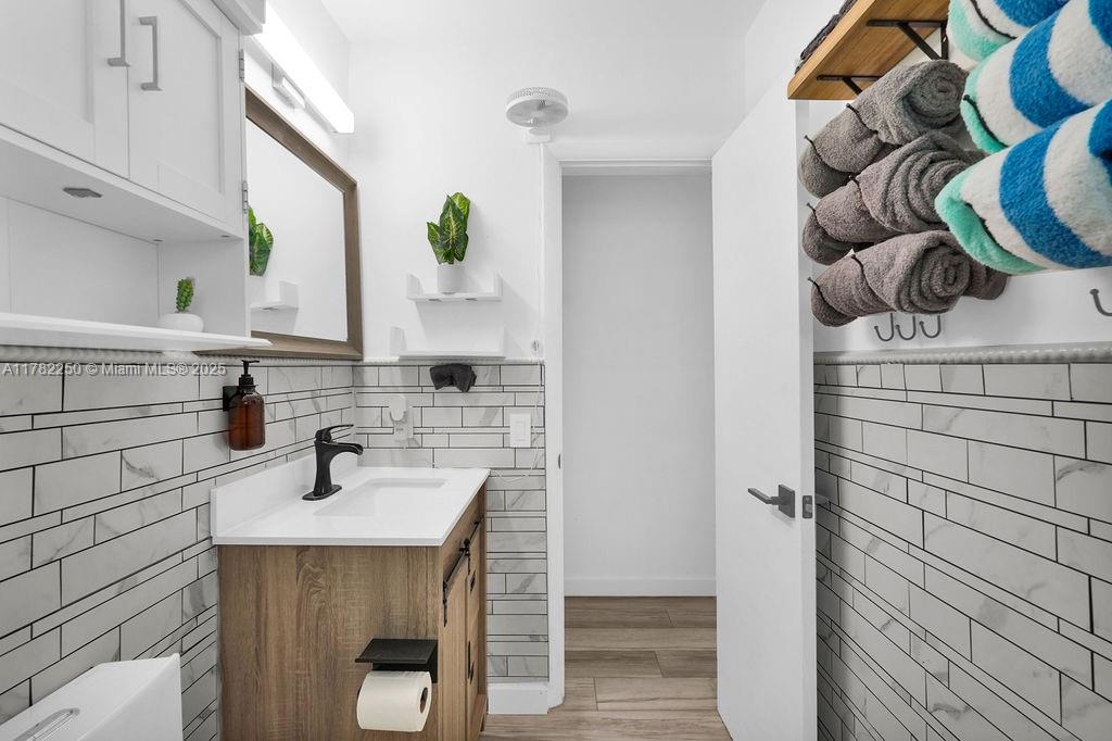 835 Meridian Ave # 11