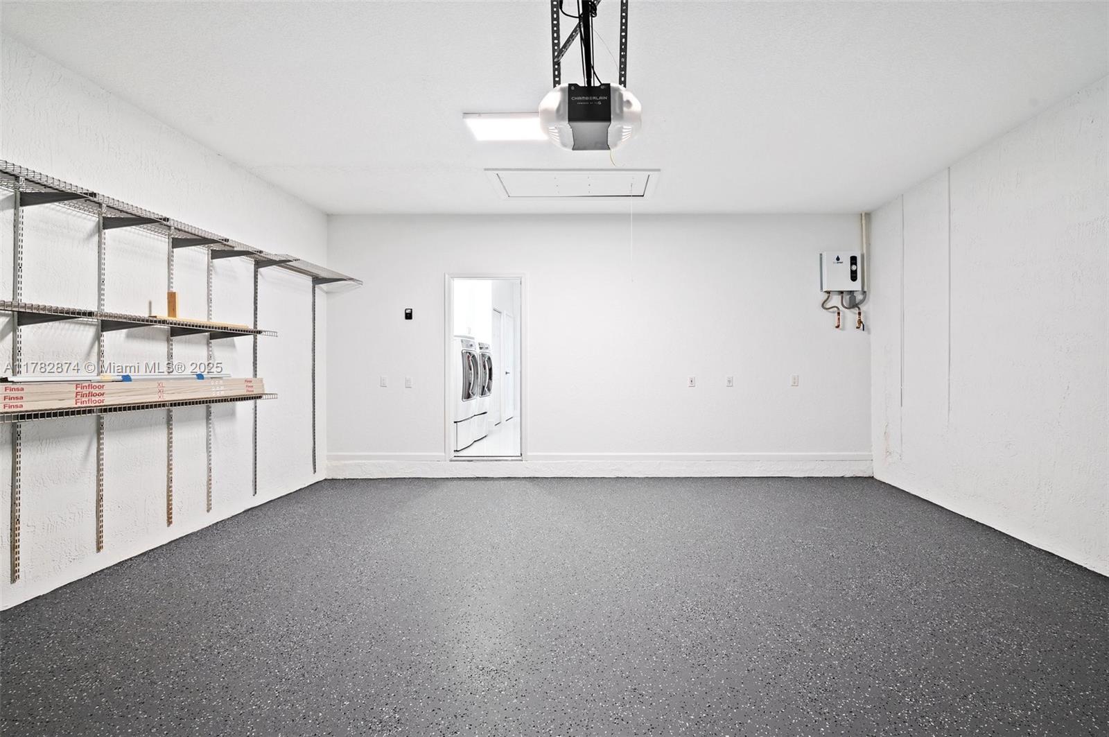 1807 Victoria Pointe Cir