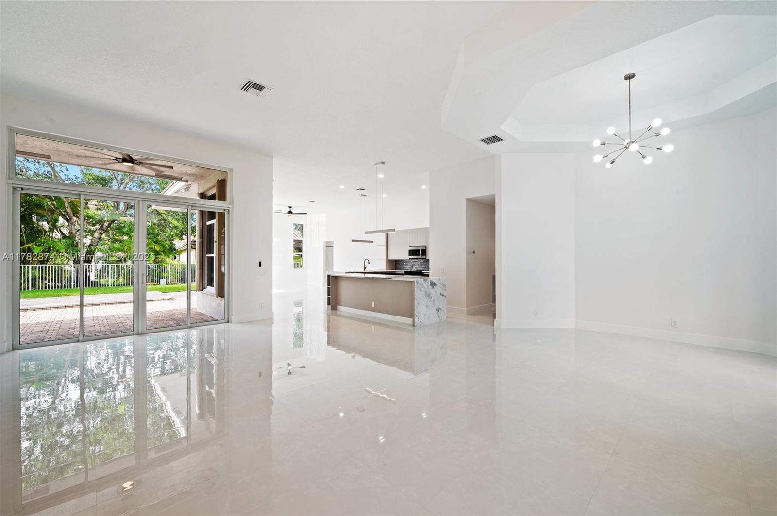 1807 Victoria Pointe Cir