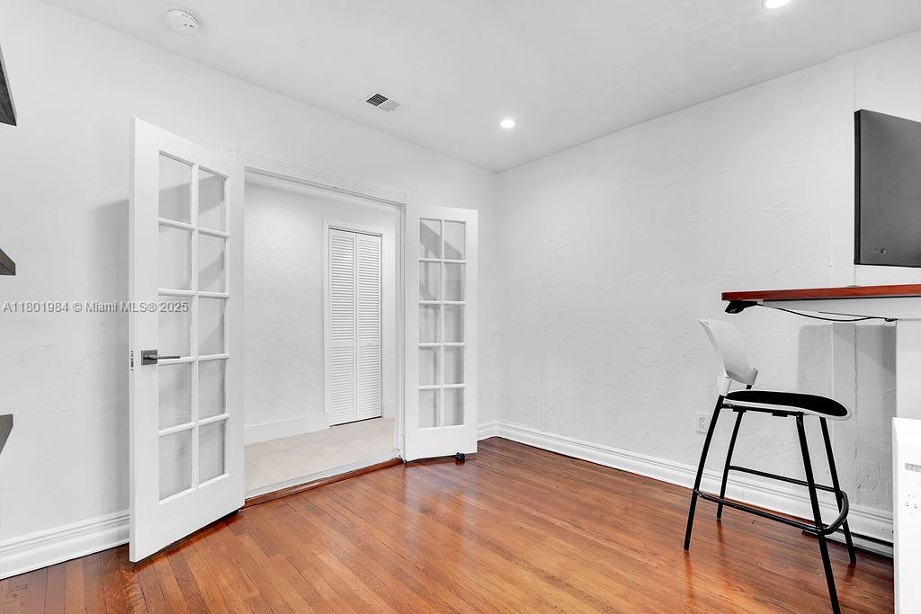 846 Michigan Ave # 201