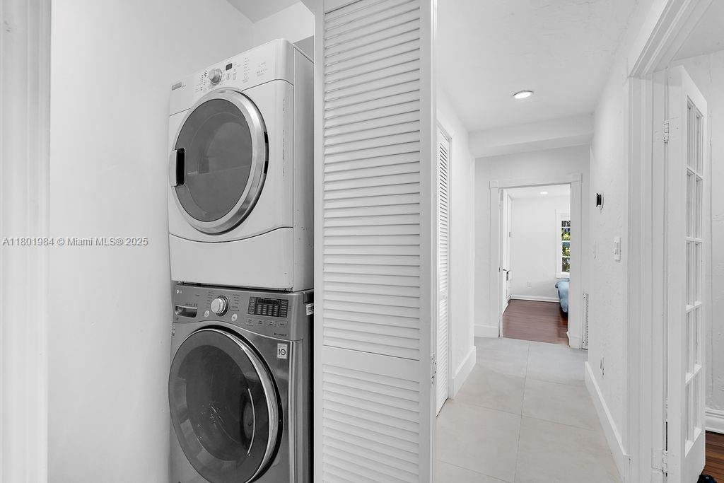 846 Michigan Ave # 201