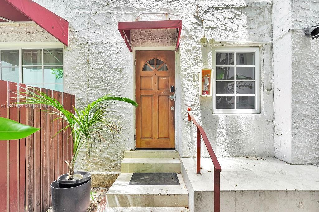 846 Michigan Ave # 201