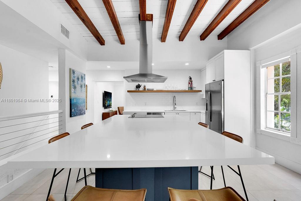 846 Michigan Ave # 201