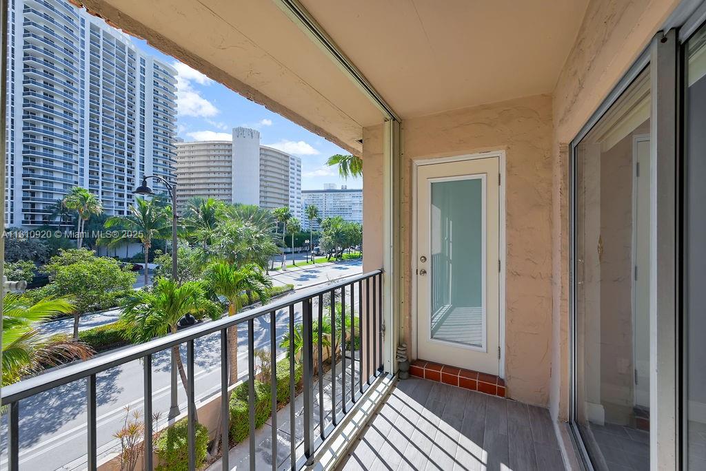 4143 N Ocean Blvd # 304