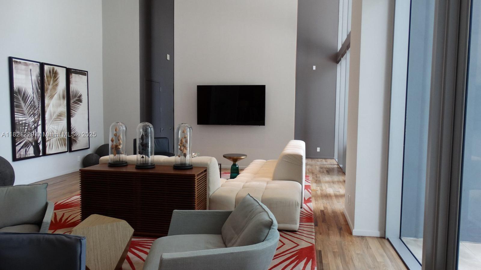 1300 Brickell Bay Dr # 3004