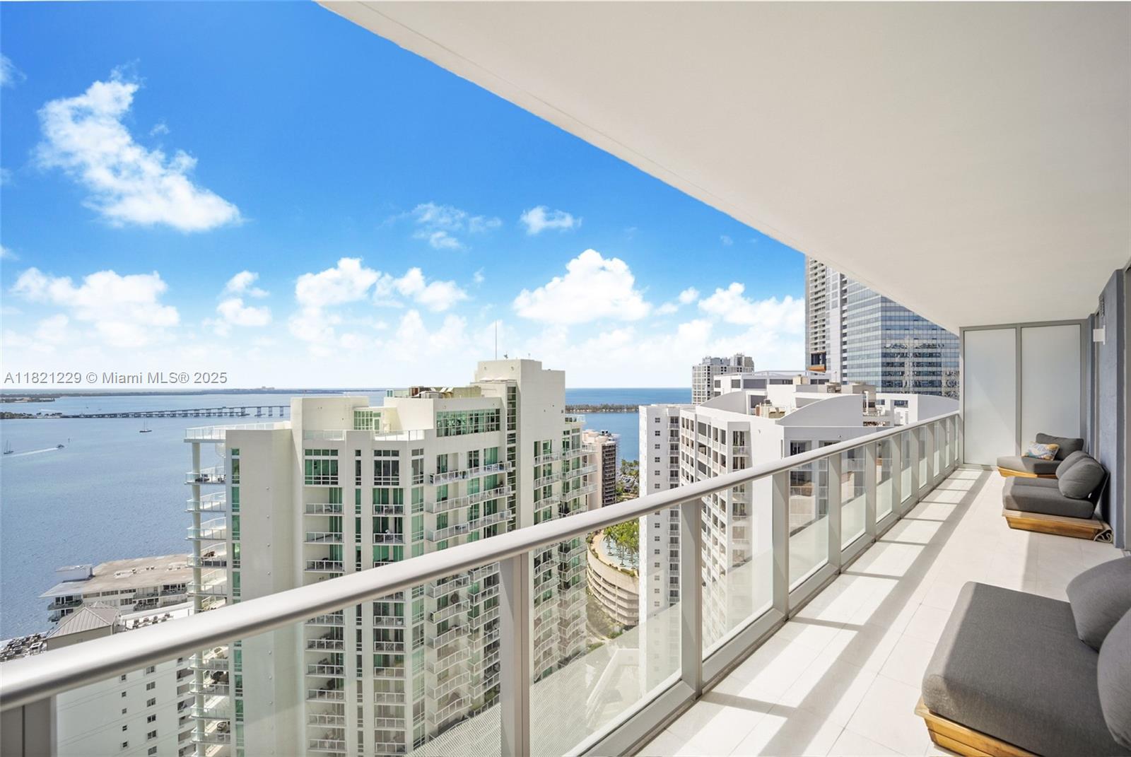 1300 Brickell Bay Dr # 3004