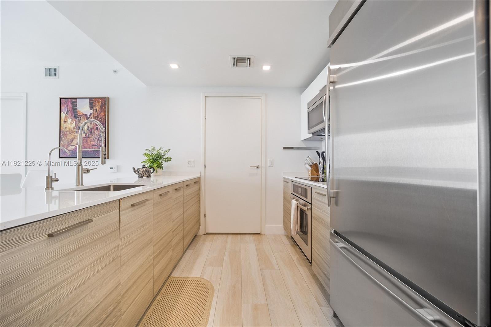 1300 Brickell Bay Dr # 3004