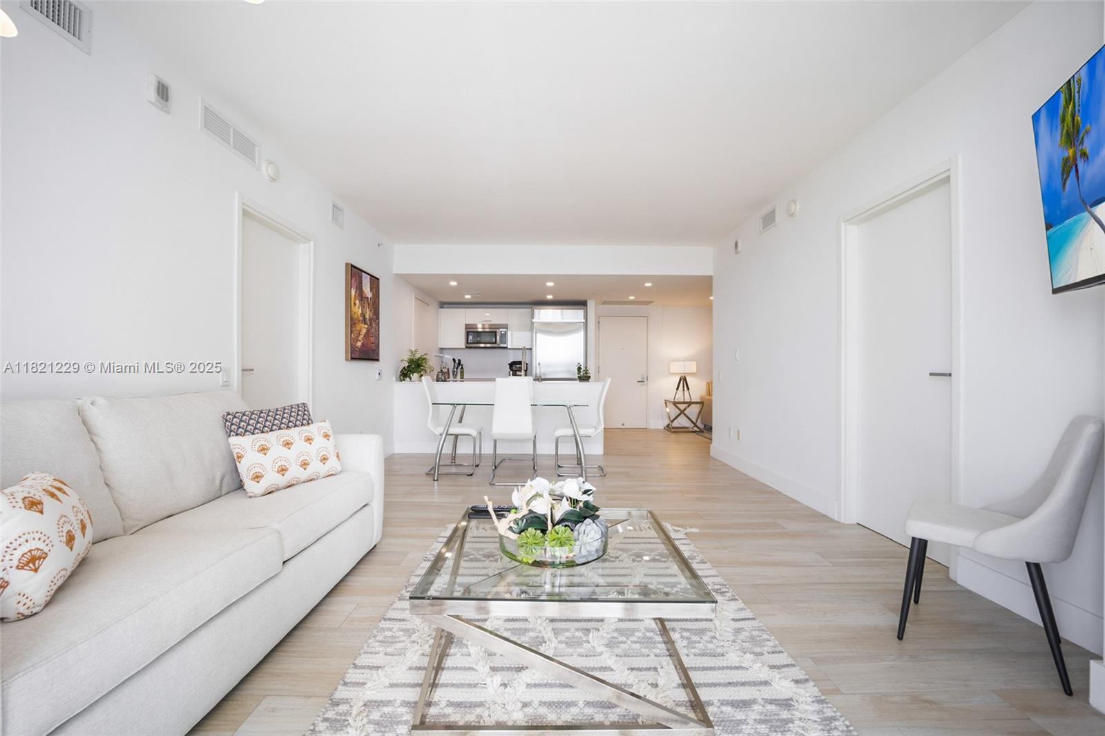 1300 Brickell Bay Dr # 3004