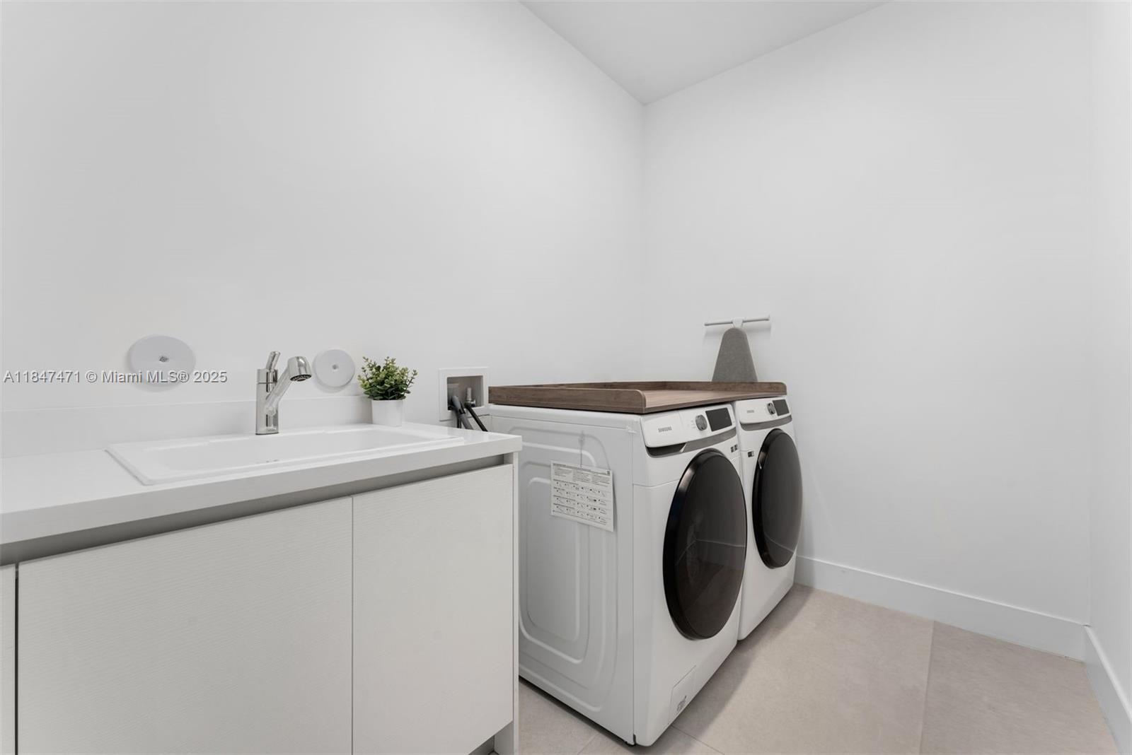 16703 S Botaniko Dr S