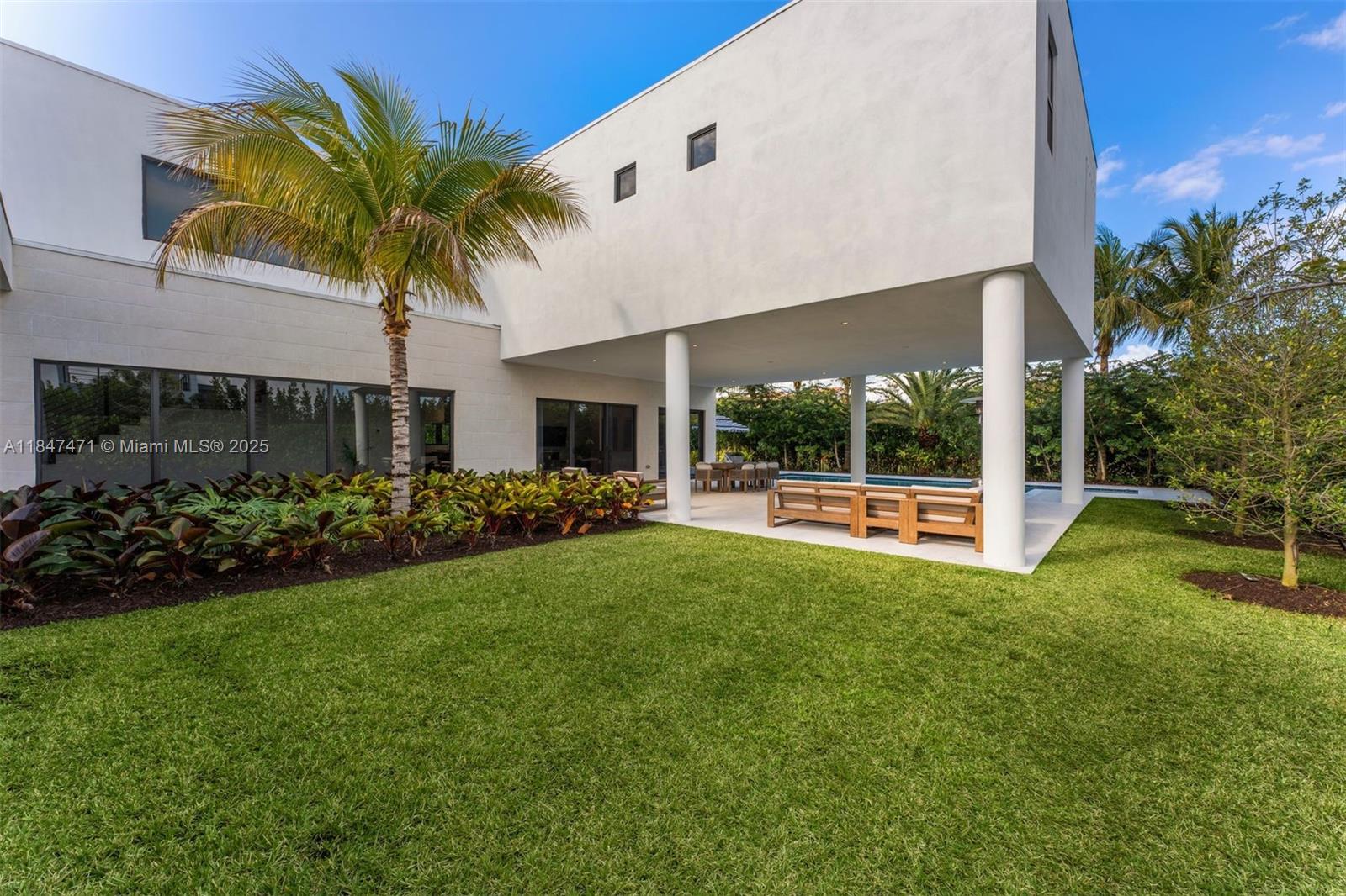 16703 S Botaniko Dr S