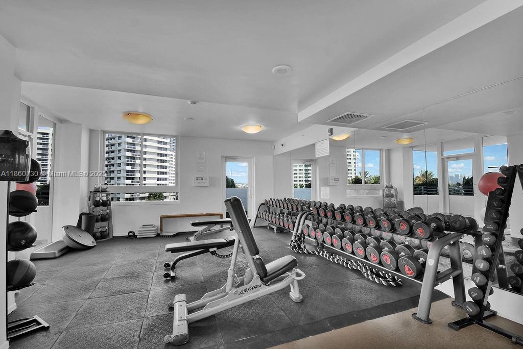 1330 West Ave Unit: LPH02