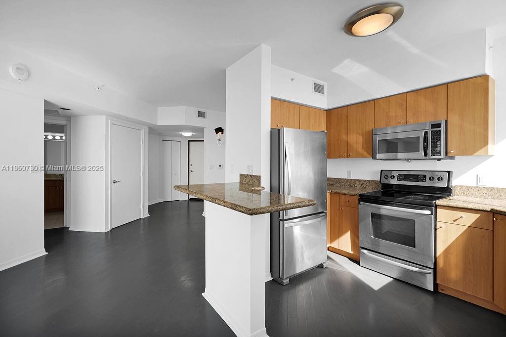 1330 West Ave Unit: LPH02