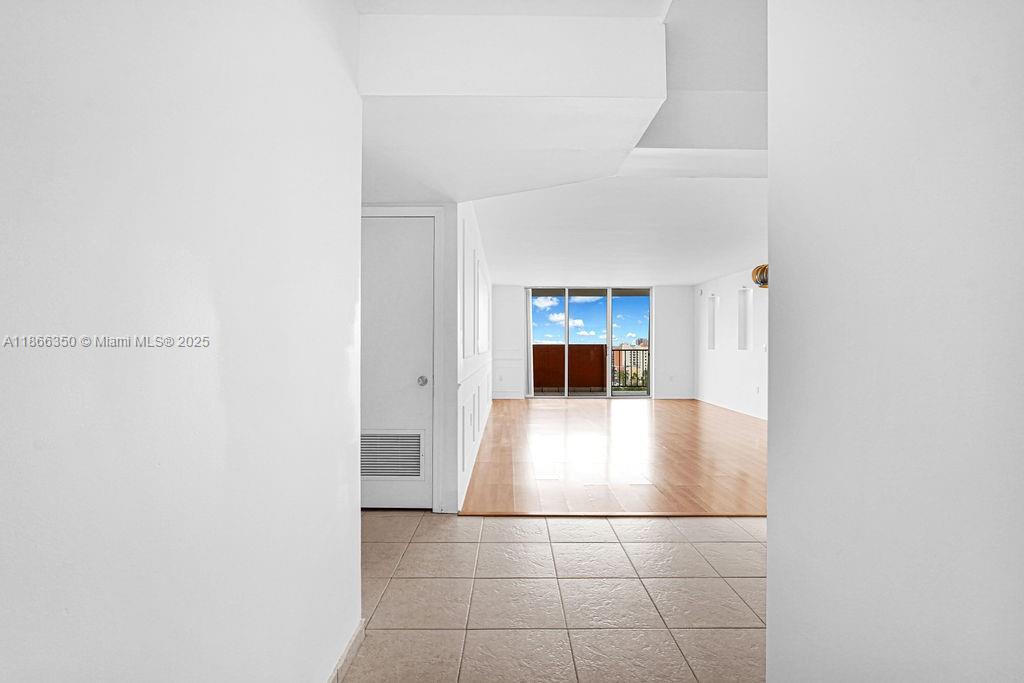 2780 NE 183rd St # 1511