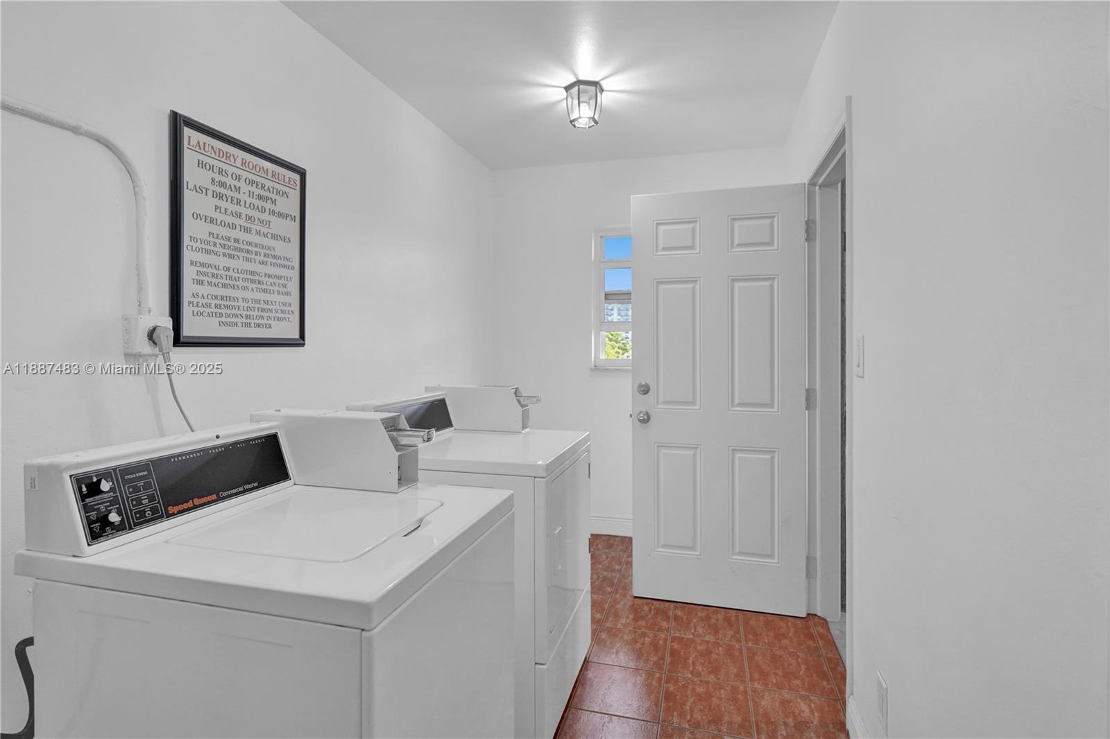 5050 Bayview Dr # 21