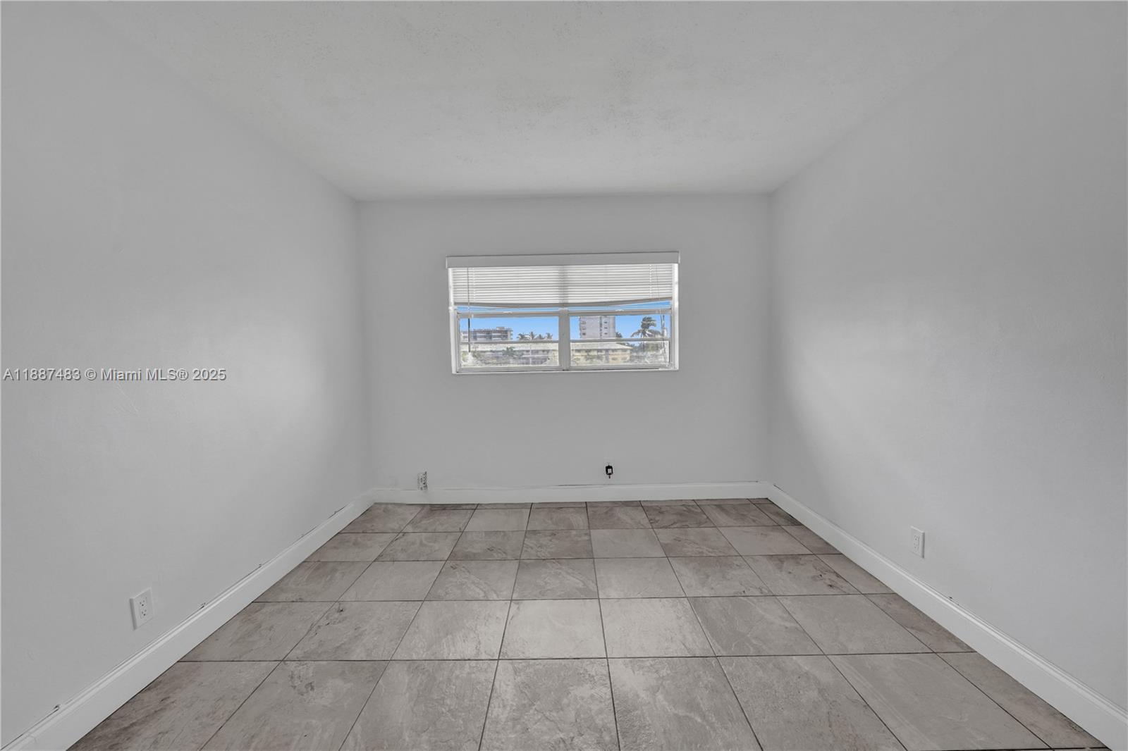 5050 Bayview Dr # 21