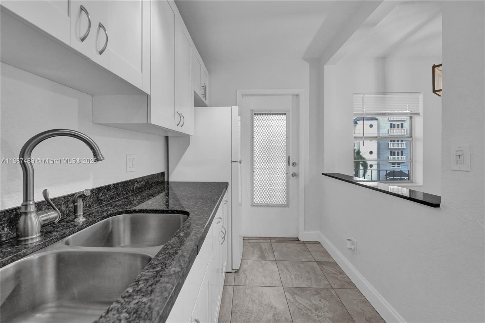 5050 Bayview Dr # 21