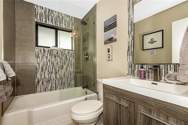 3464 NE 19th Ave, Oakland Park