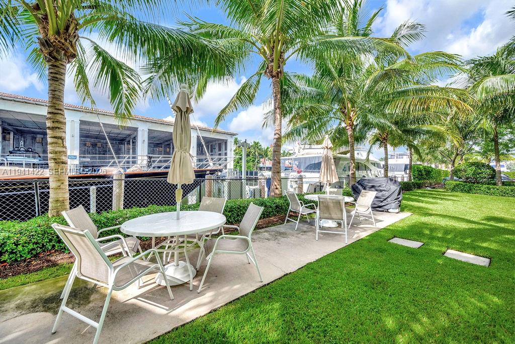 1600 SE 15th St # 313