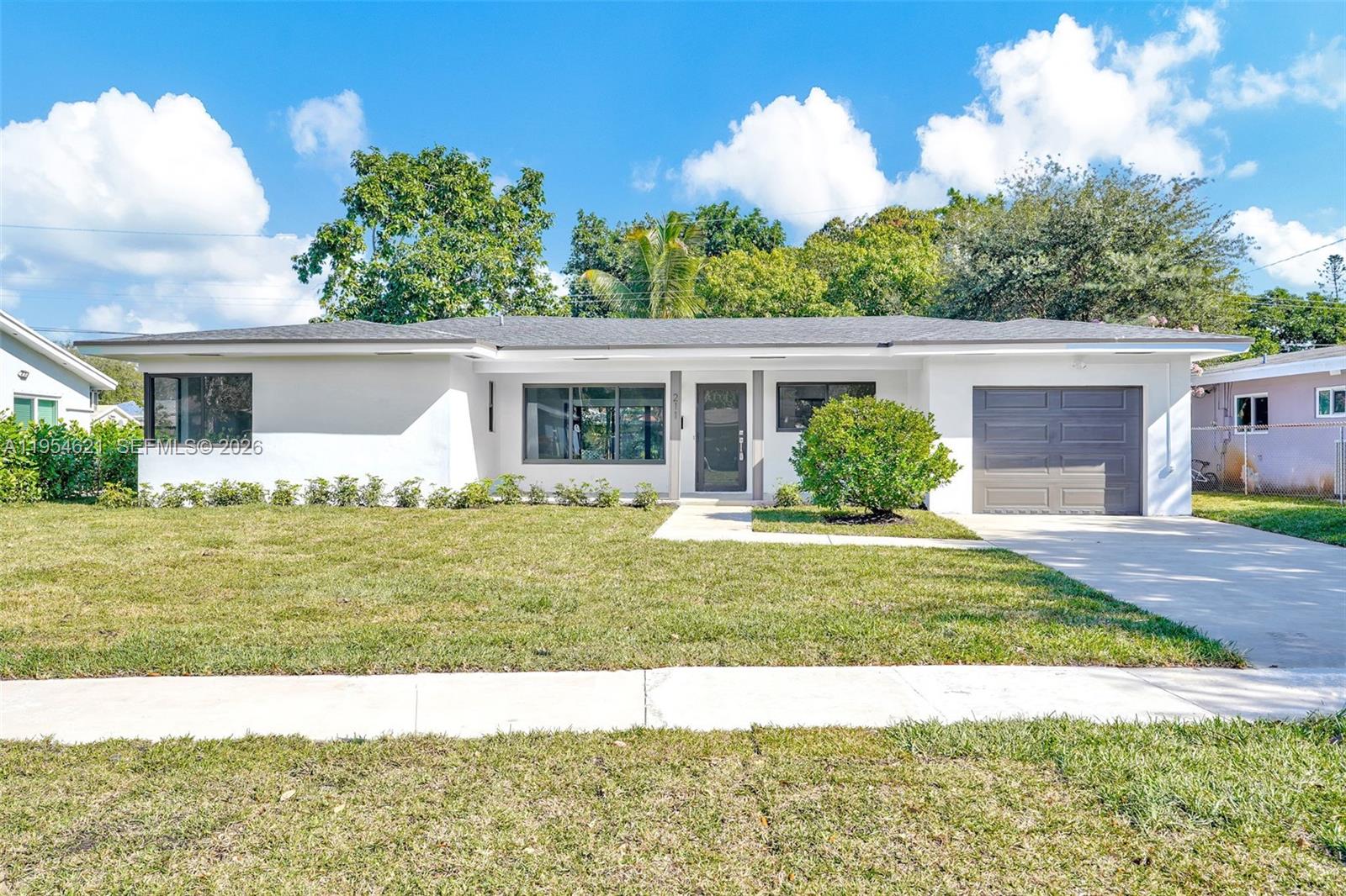 211 S 57th Ter