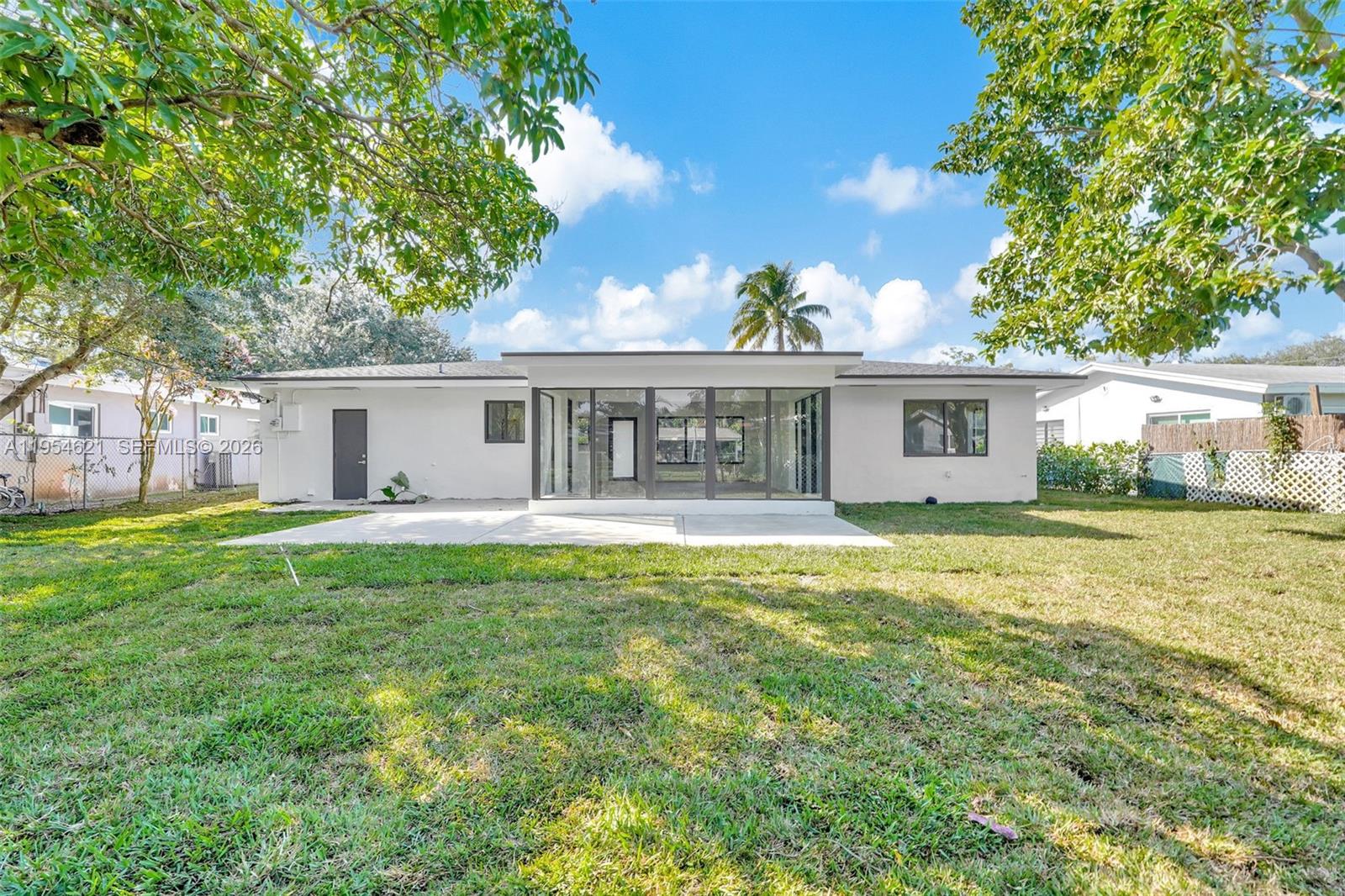 211 S 57th Ter