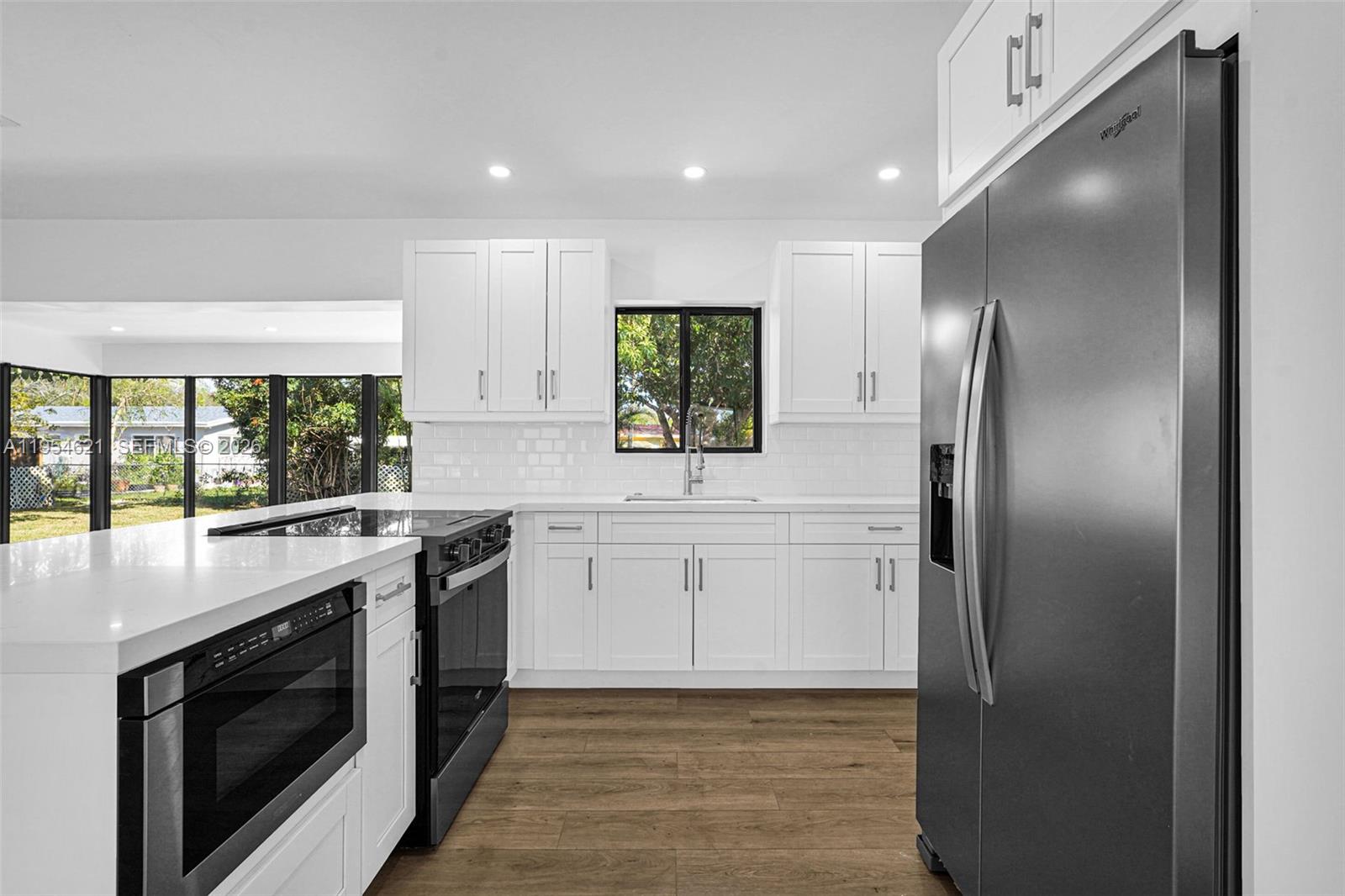 211 S 57th Ter