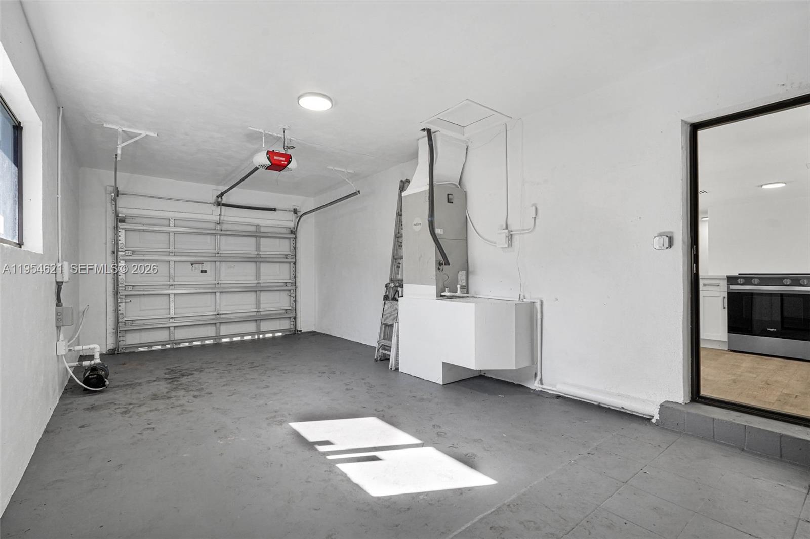 211 S 57th Ter