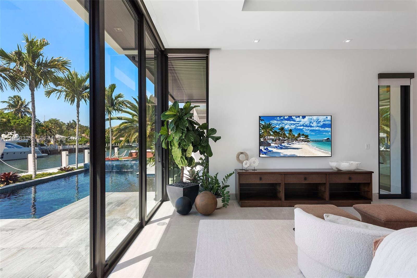 22 Isla Bahia Dr