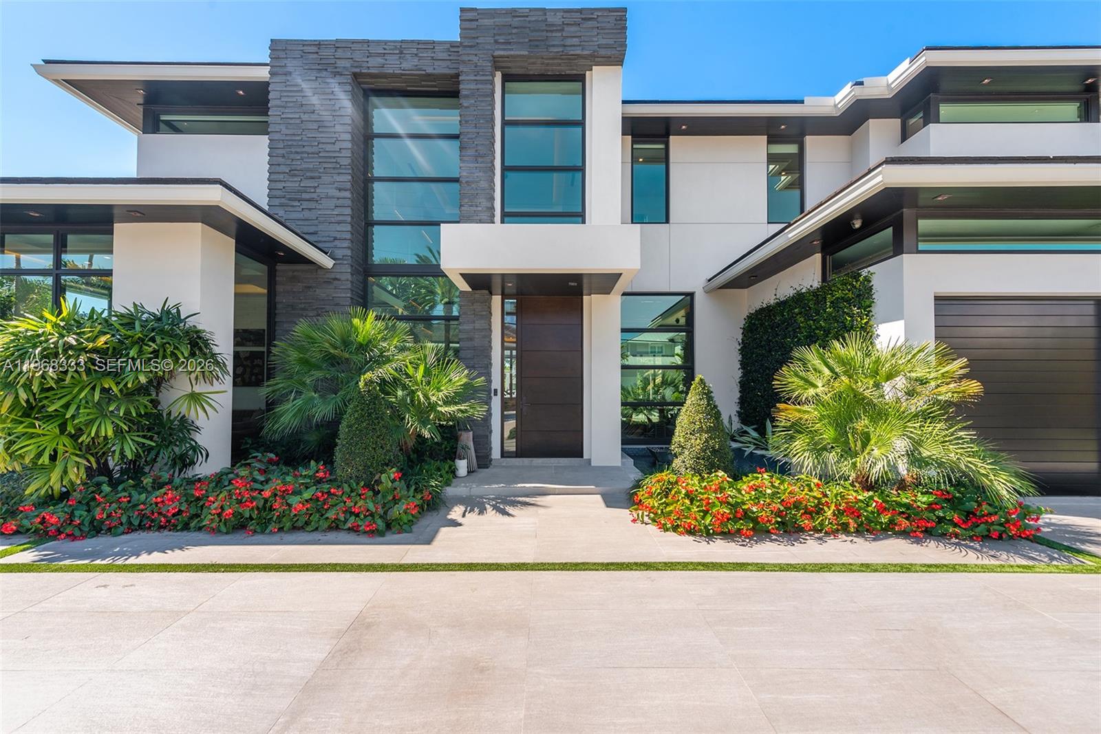 22 Isla Bahia Dr