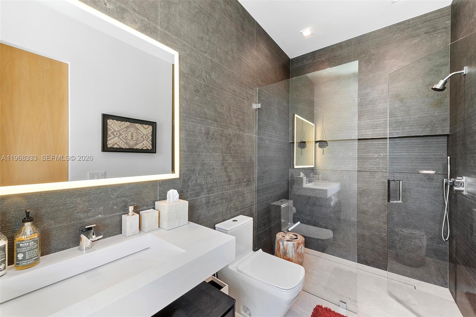 22 Isla Bahia Dr