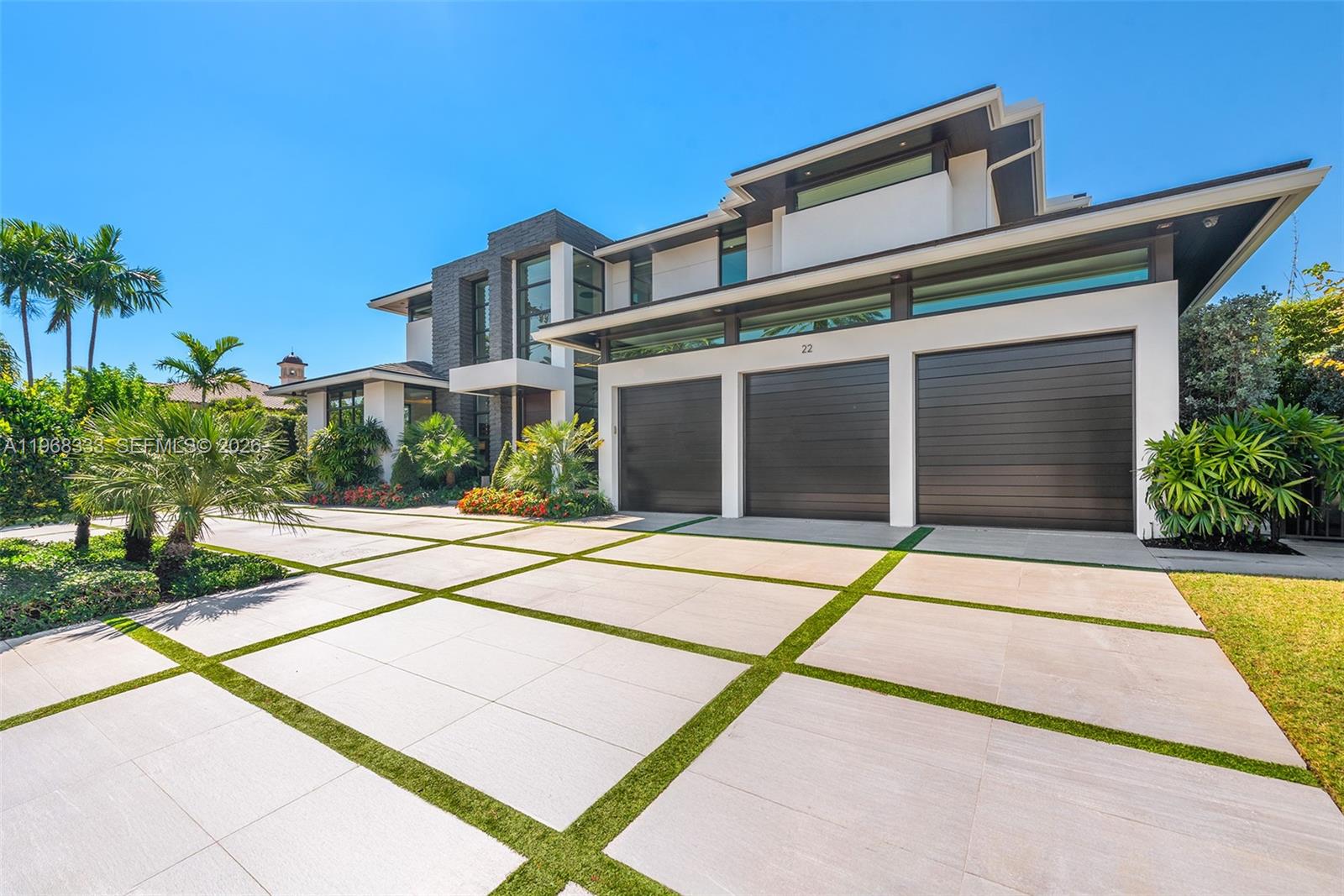 22 Isla Bahia Dr