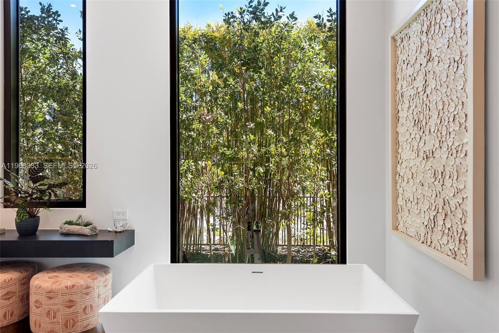 22 Isla Bahia Dr