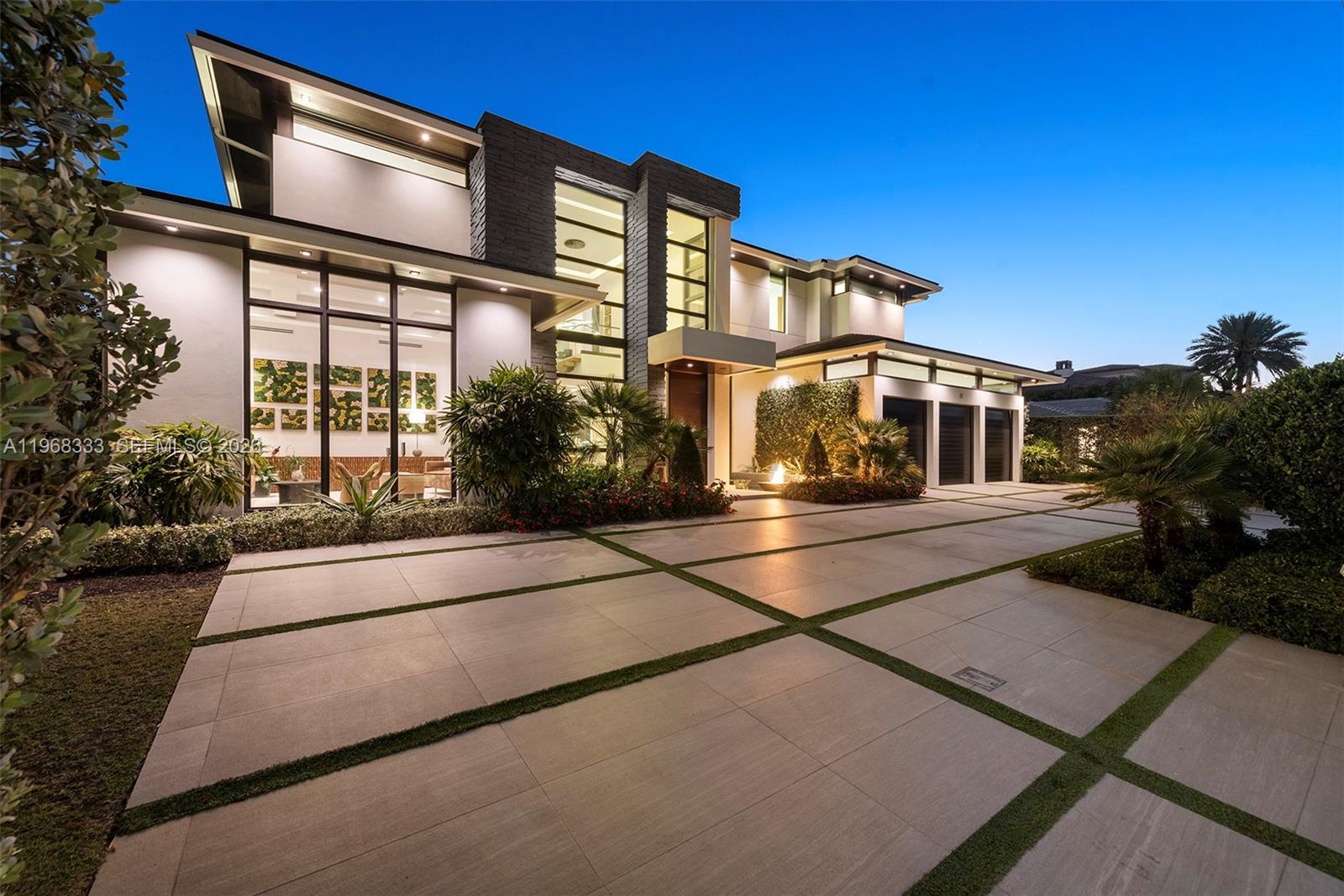 22 Isla Bahia Dr