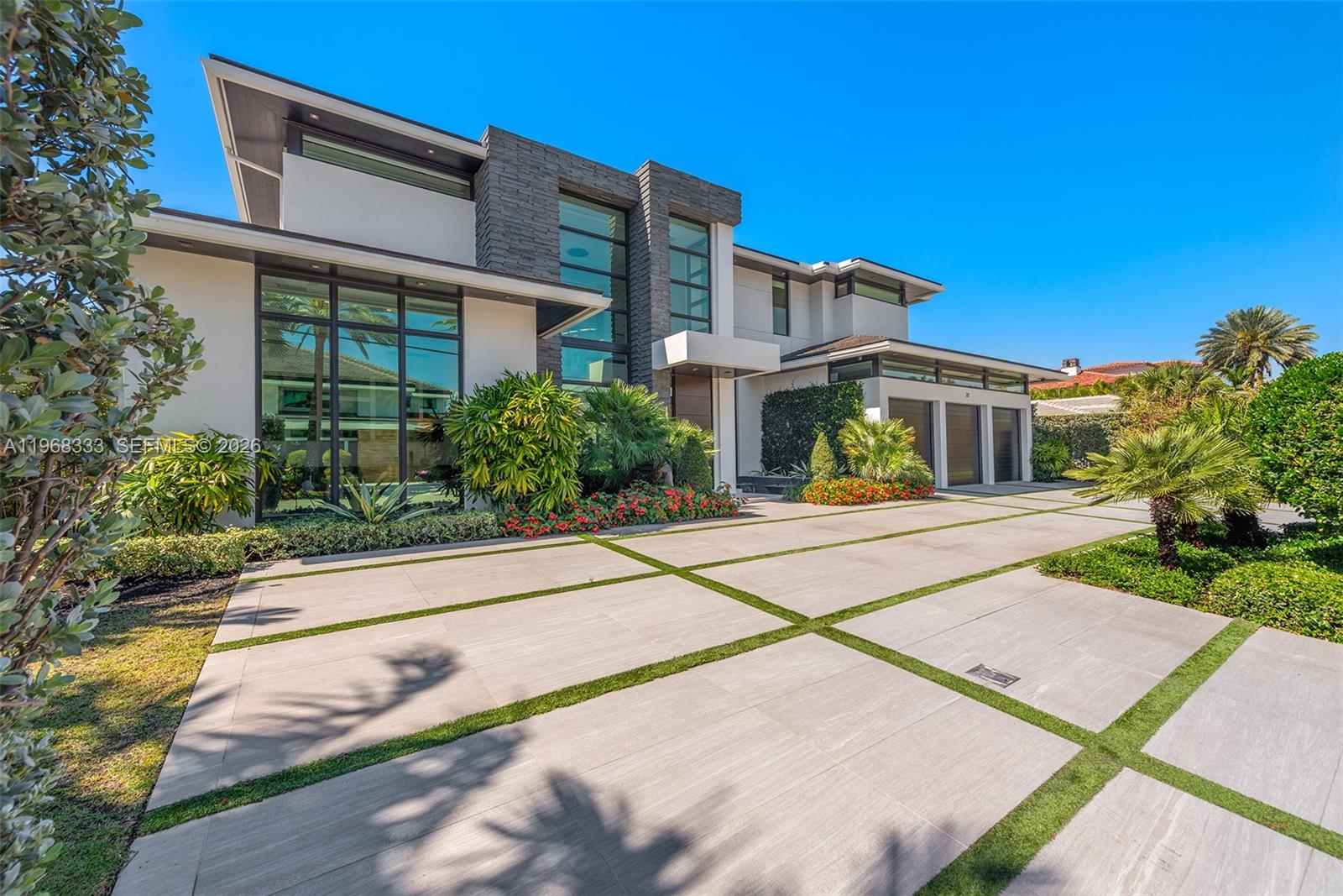 22 Isla Bahia Dr