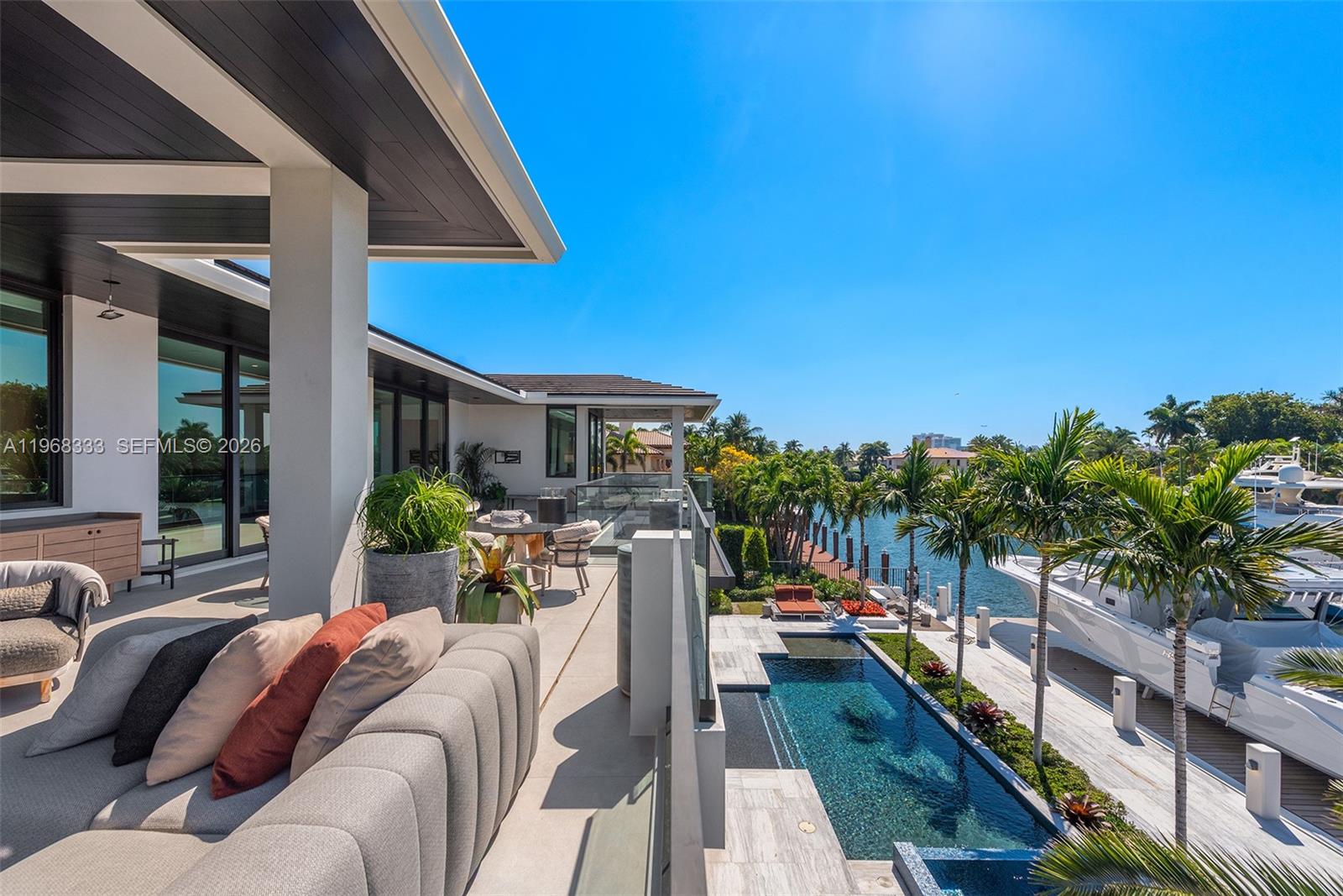 22 Isla Bahia Dr