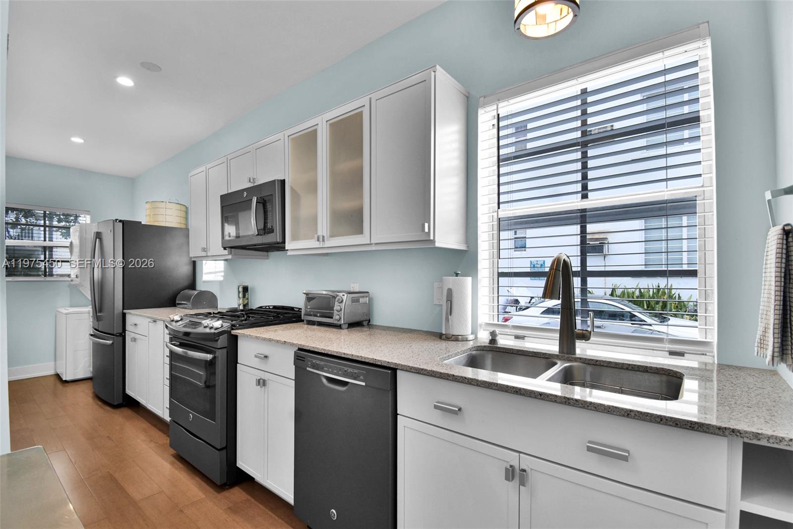 821 Meridian Ave # 9