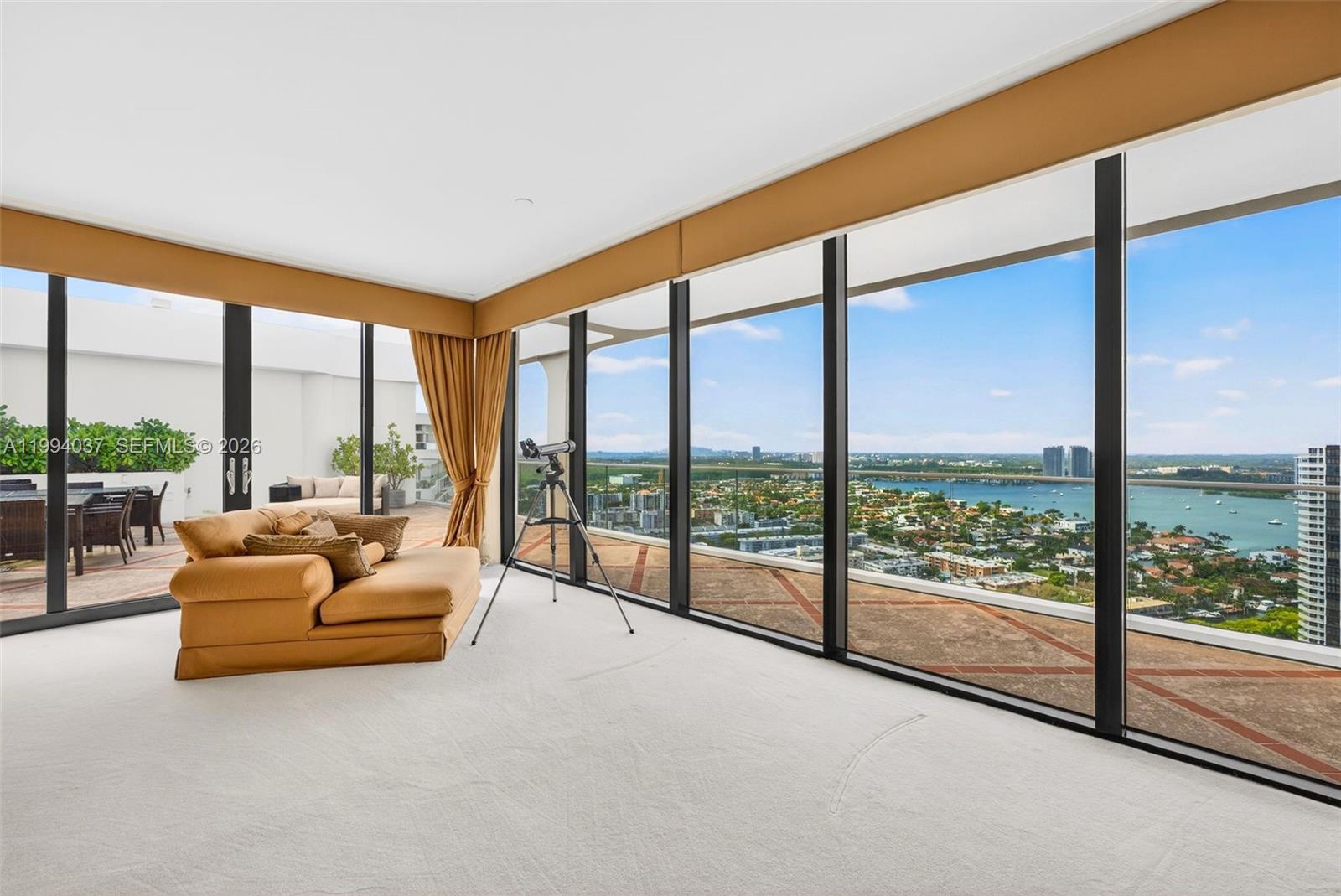 2800 Island Blvd Unit: PH02