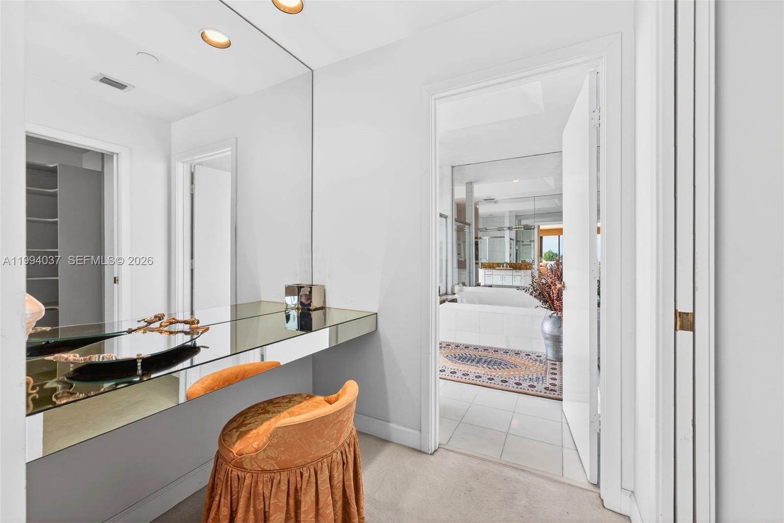 2800 Island Blvd Unit: PH02