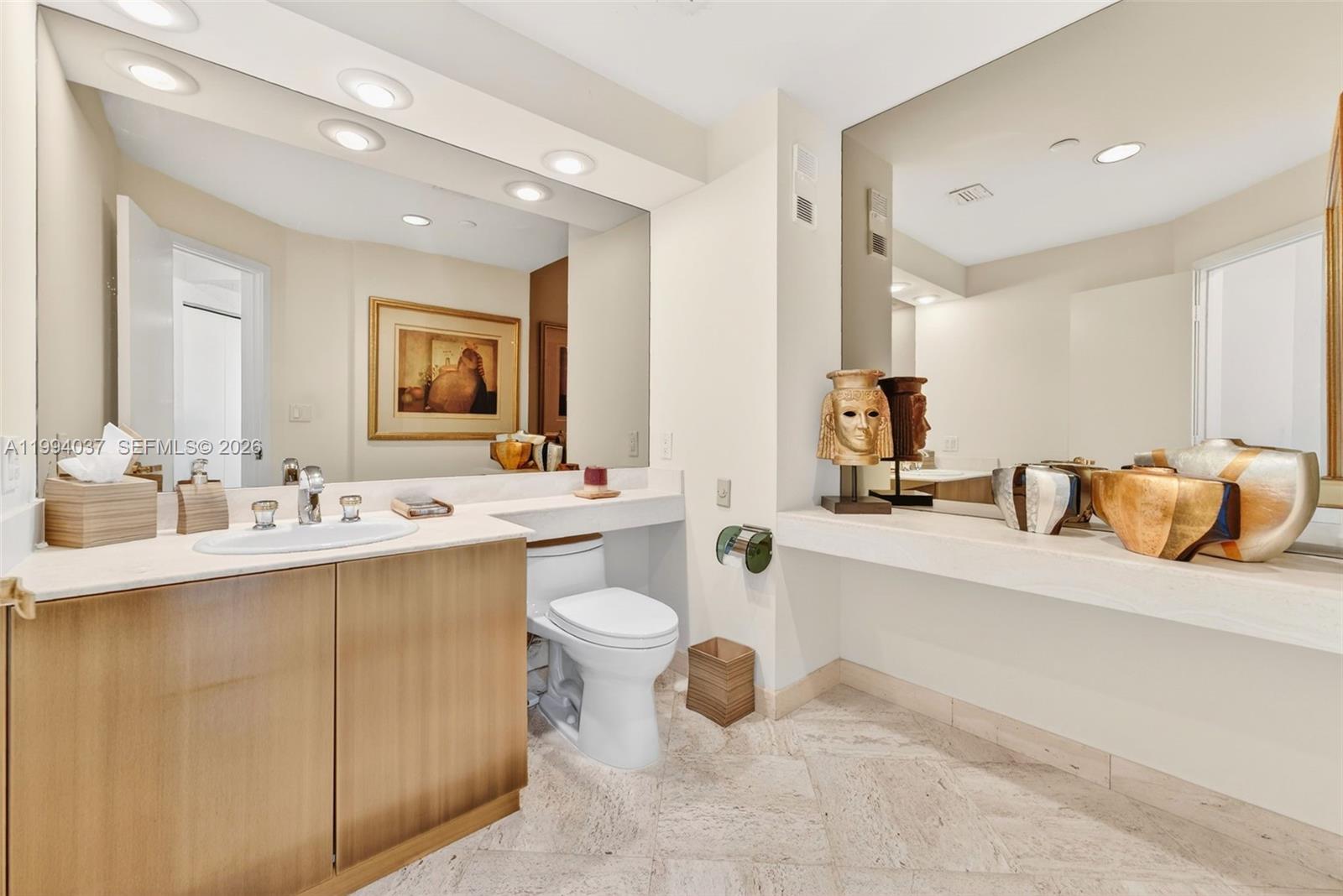 2800 Island Blvd Unit: PH02