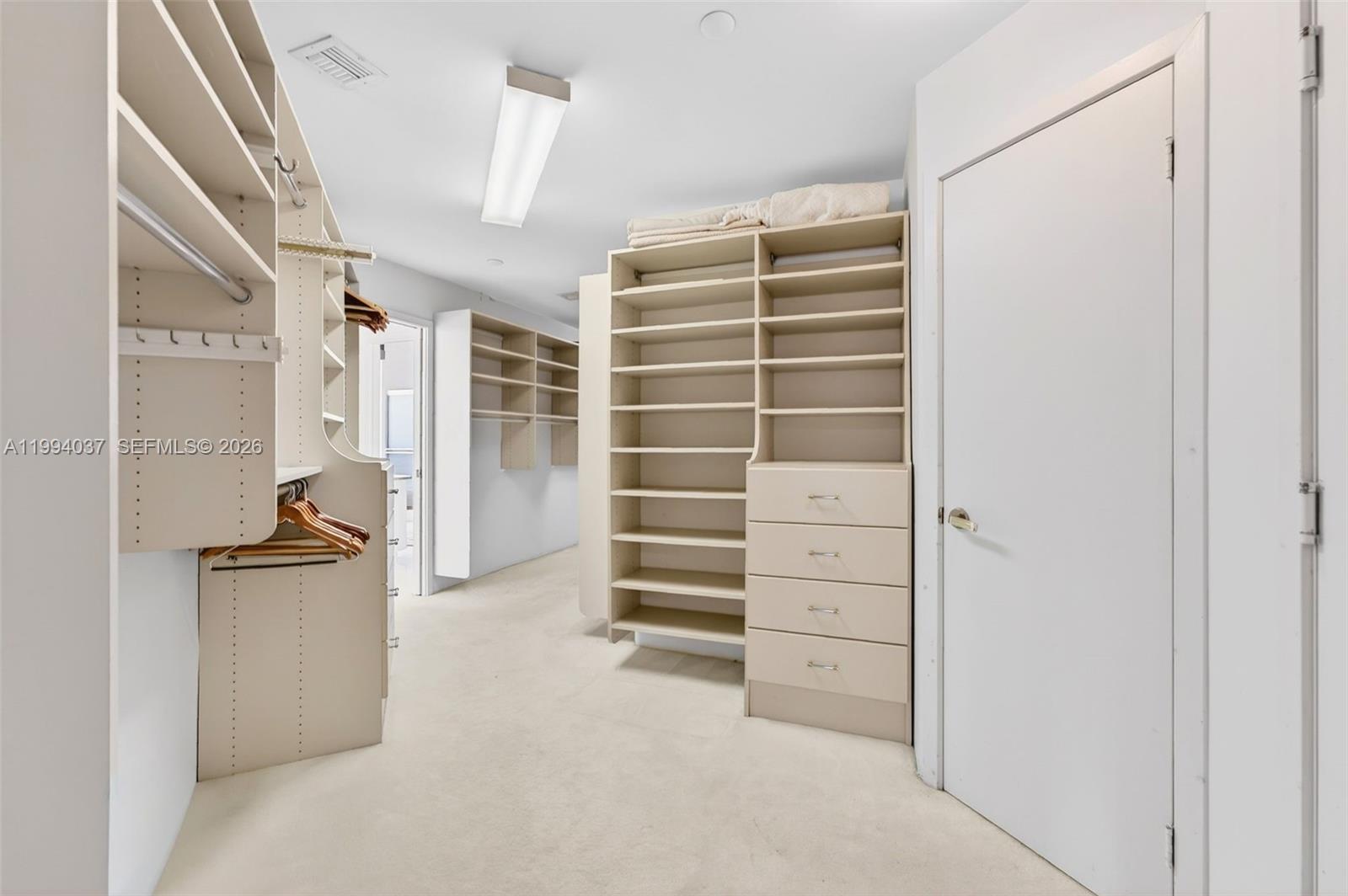 2800 Island Blvd Unit: PH02